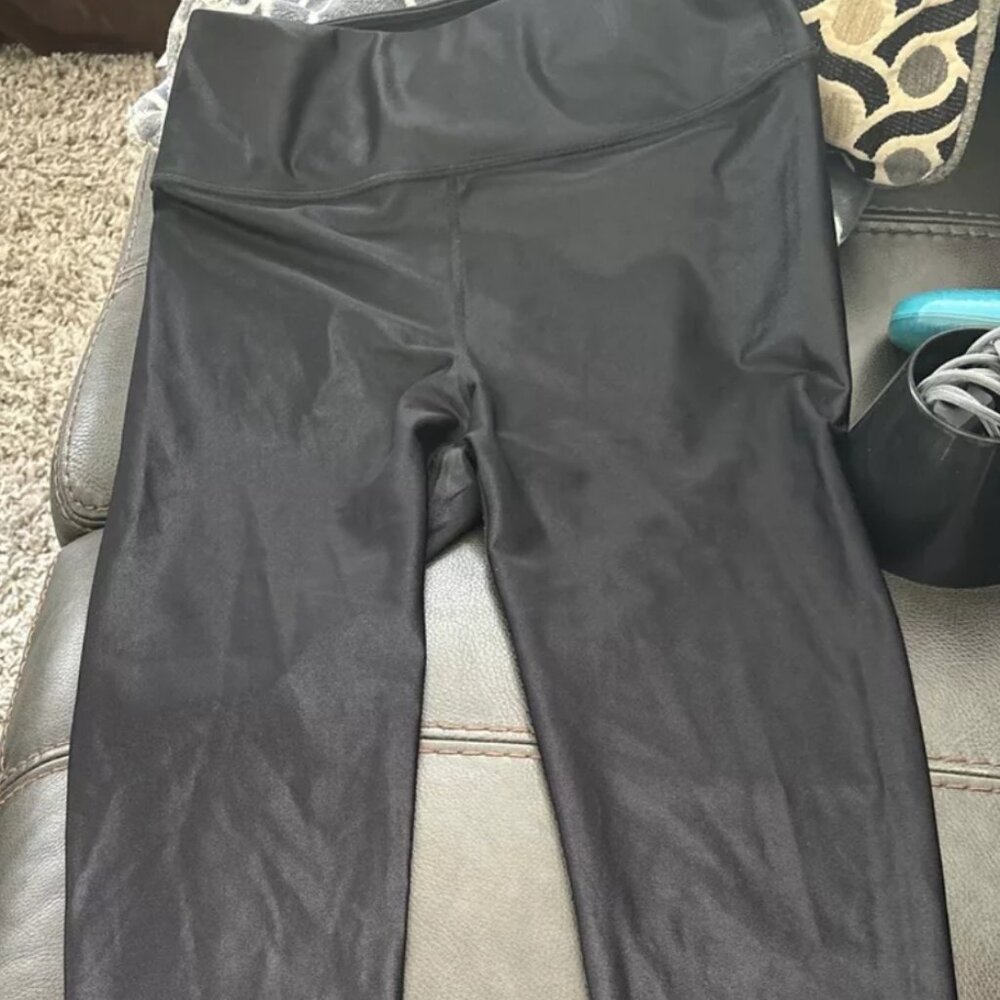 Noli Black shiny leggings Nylon Spandex Size Large RN 152844 Only Worn Once.